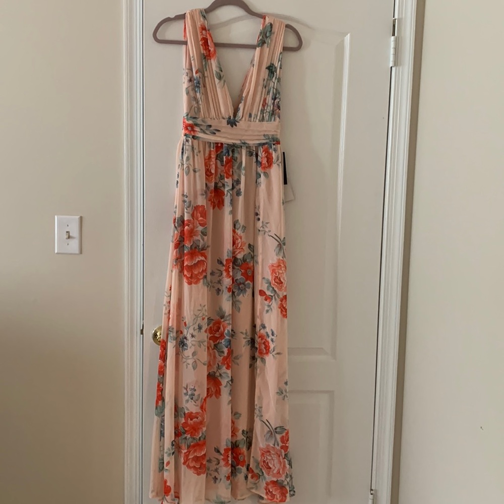 NWT Lulus long floral dress! 💐